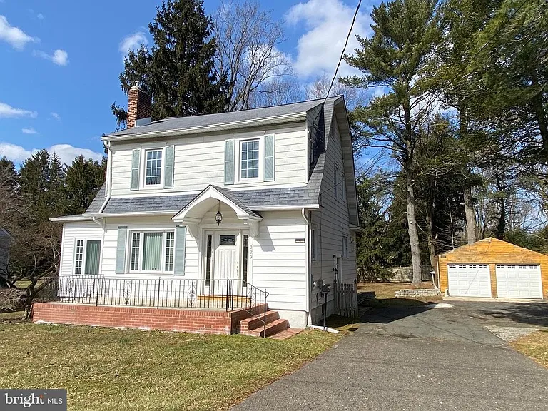 329 Browning Ln — Photo 1