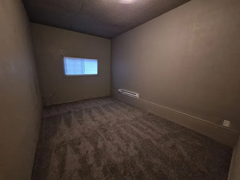 725 Shelton St — Photo 16