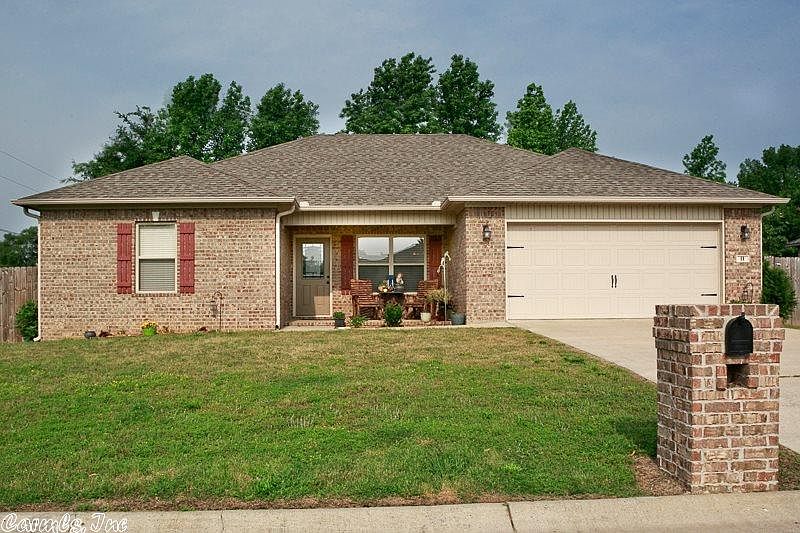 1st image of 11 Cottonwood Ln