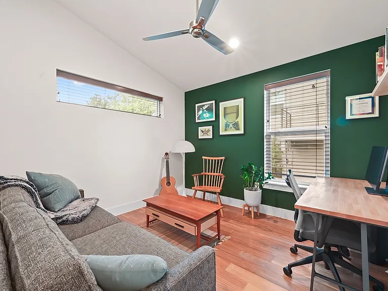 1307 Delano St #1 — Photo 12