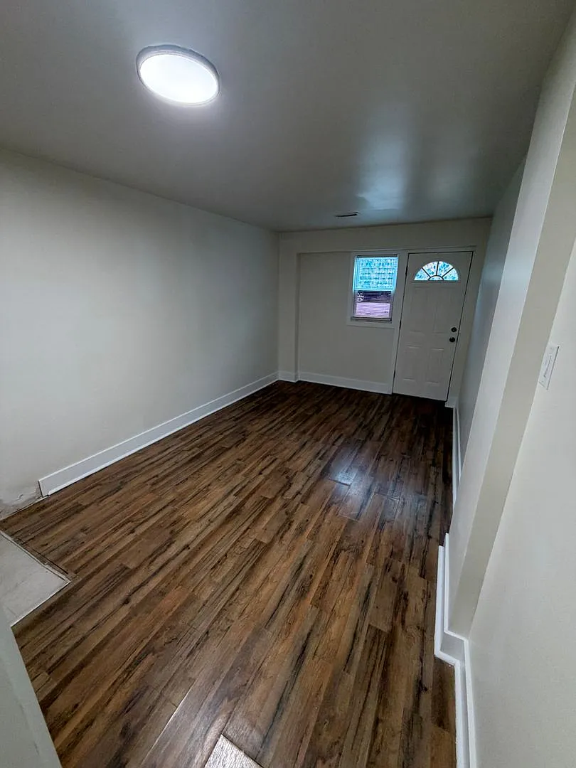 9381 B Neil Rd — Photo 2