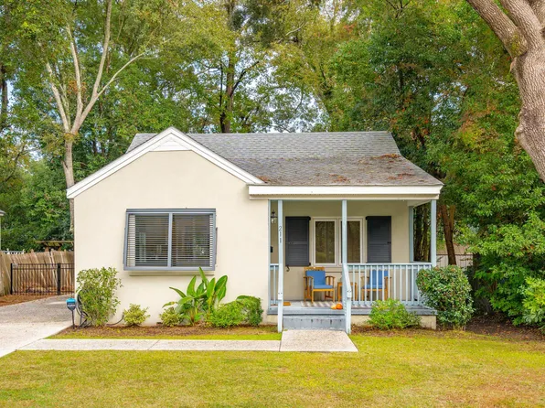 211 Magnolia Rd, Charleston, SC 29407