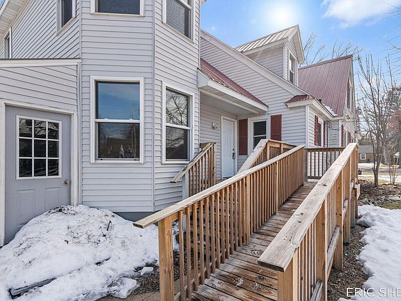 4th image of 631 Three Mile Rd NE