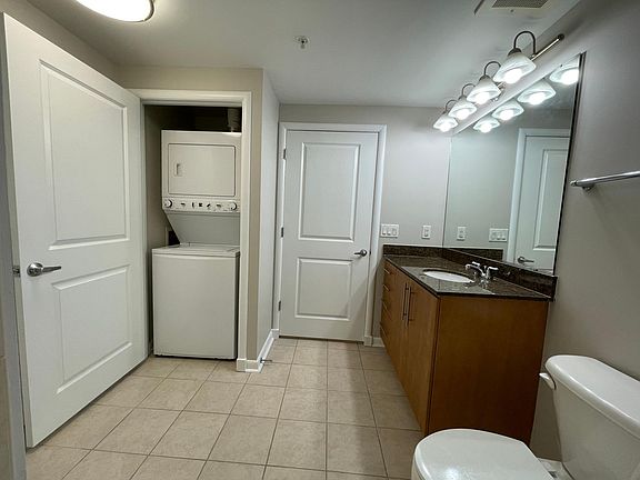5th image of 1021 N Garfield St APT 618
