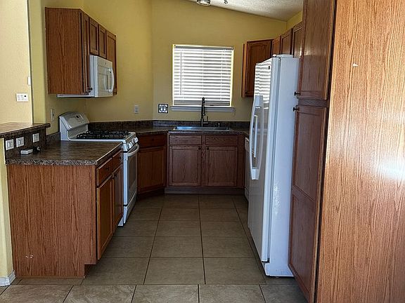 3rd image of 3853 Oasis Springs Rd NE