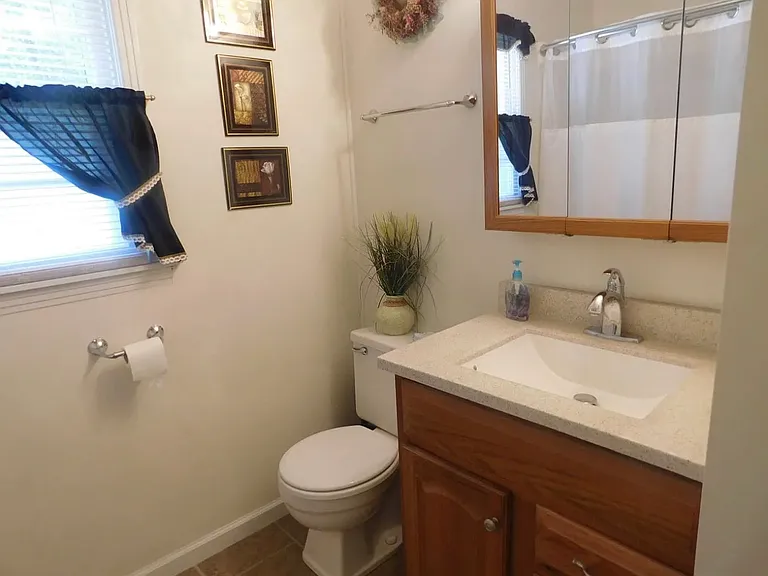 642 Jackson Ave — Photo 14