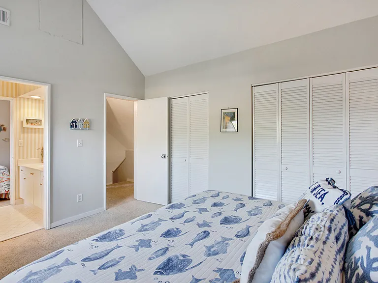 780 Queens Grant — Photo 16