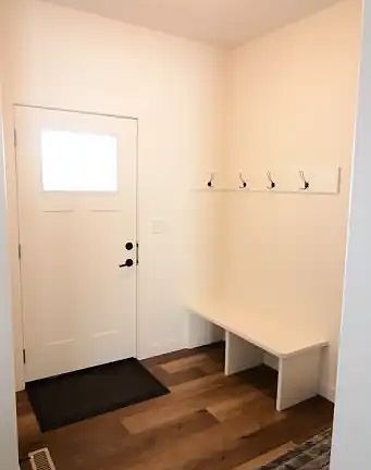2nd image of 35 35th St #35