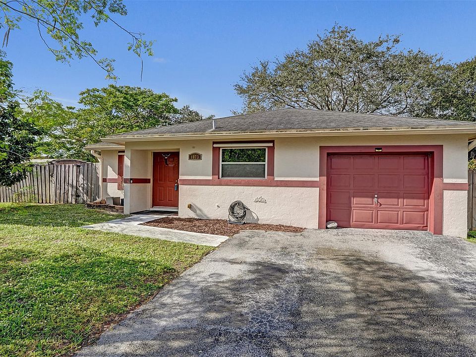 1st image of 1073 SW 119th Avenue