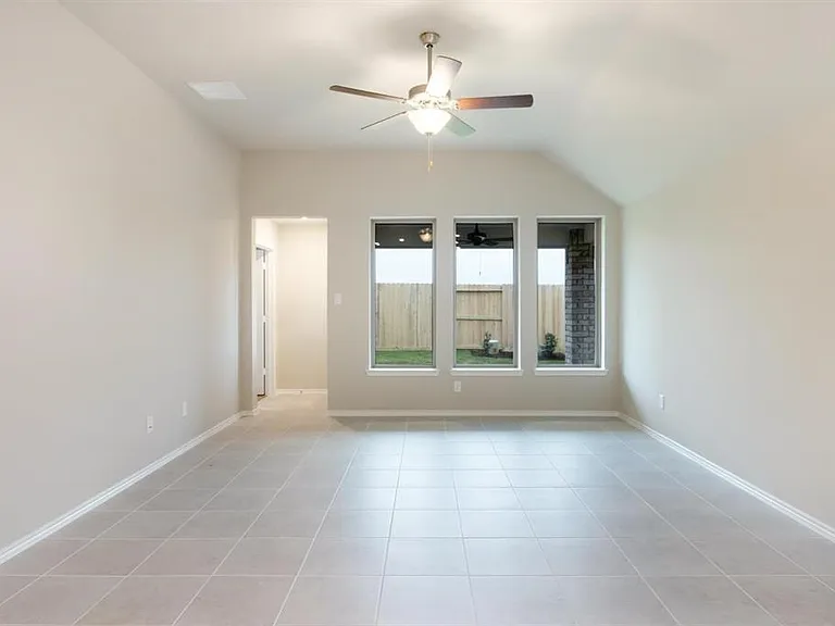 10518 Cecilia Star Ln — Photo 10