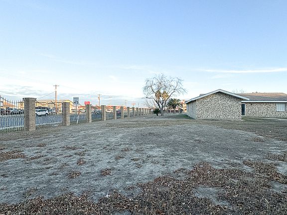 5th image of 102 Heritage Farms Dr