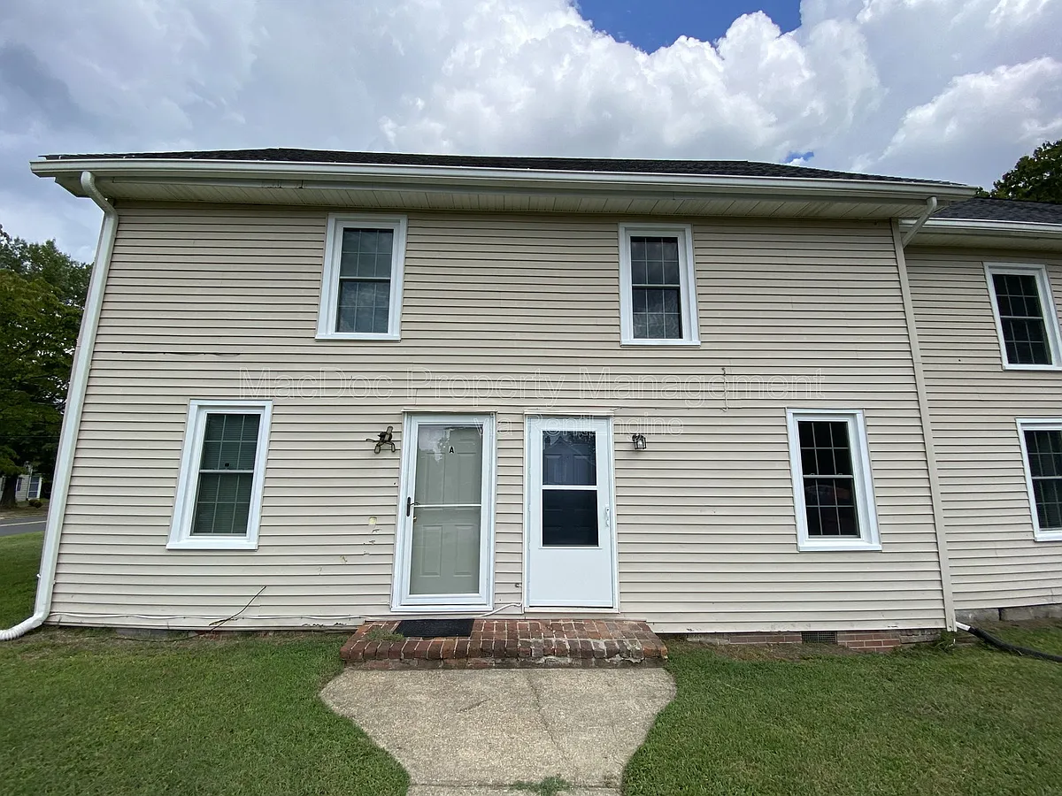 Building Photo - 210 Milford St #B