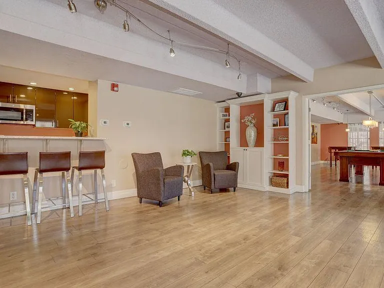 1433 N Williams St #503 — Photo 18