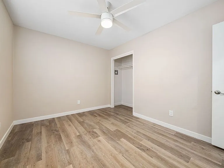 153 N 16th St — Photo 37