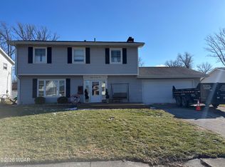 3071 Canterbury Dr, Lima, OH 45805