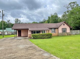 581 Cherokee Rd, Columbus, MS 39705