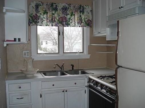 2nd image of 600 Admiral St #4