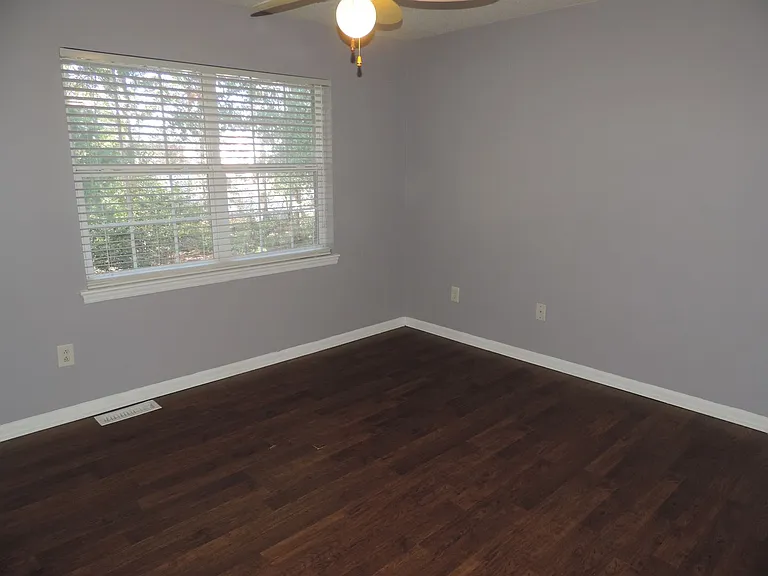 8807 Hunter Ridge Dr — Photo 6