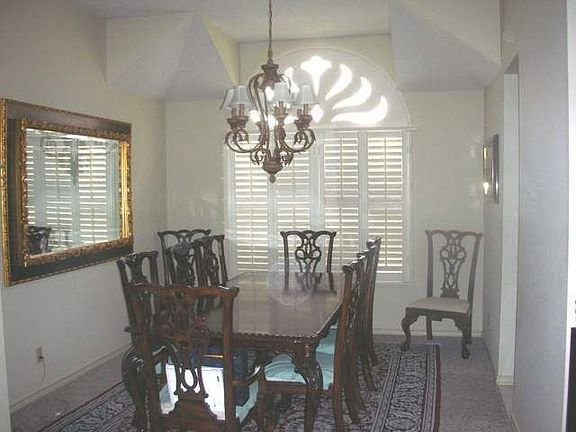 4th image of 1705 Sherwood Dr