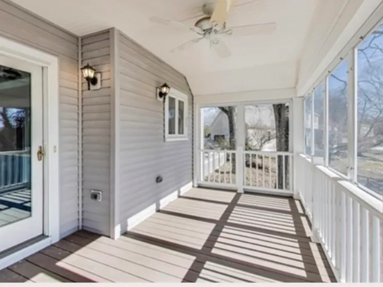 100 Bridge St — Photo 11