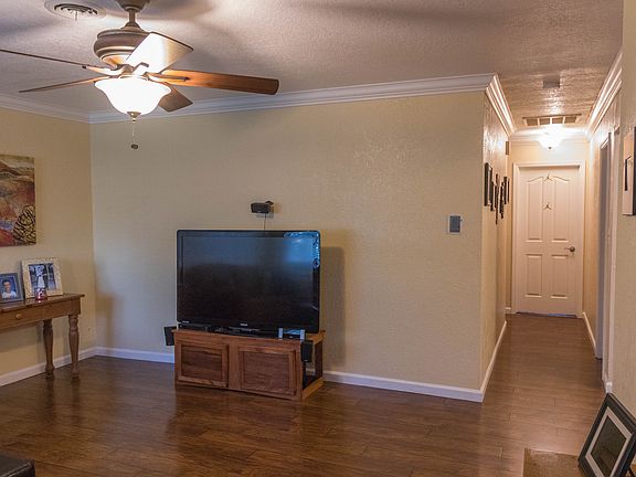 2nd prt of LR, cr moulding