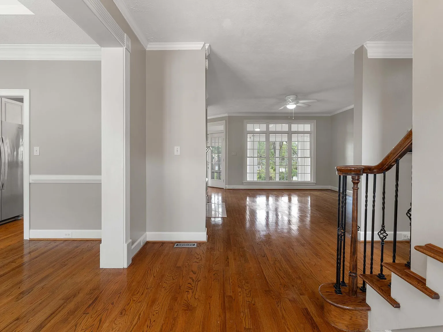 4 bed, 2912 sqft, $3,400 — Photo 4