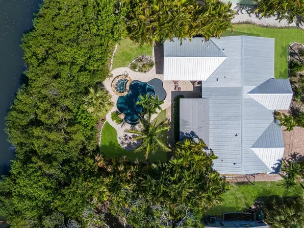 111 Los Cedros Dr, Anna Maria, FL 34216