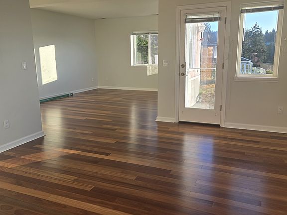 Dining/living room