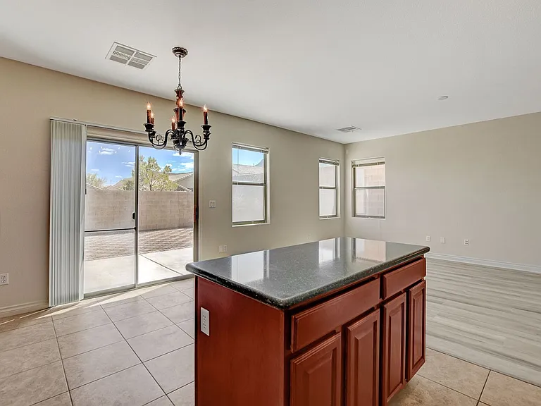 10649 Tuckermans Ave — Photo 14