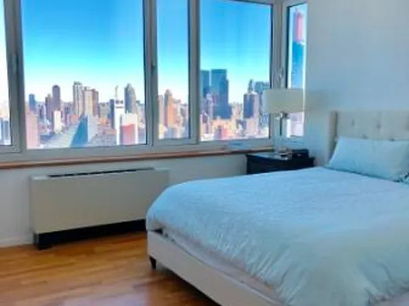 635 West 42nd Street image 6 of 30