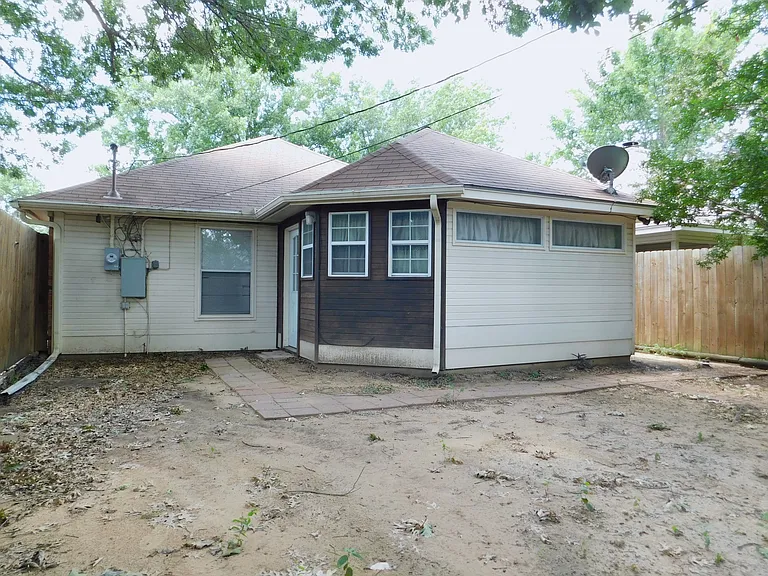 1913 Mack Pl — Photo 28