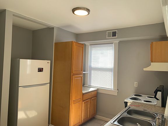 5th image of 2915-17 Bruxelles St #2915B