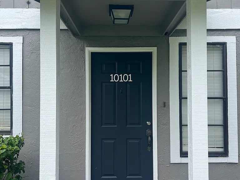 10101 Lake Oak Cir — Photo 11
