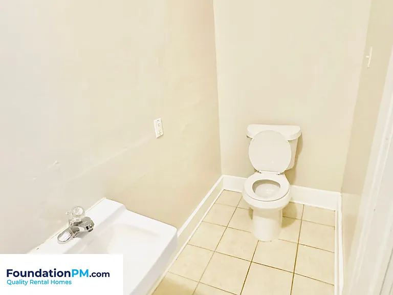 2106 Court Ave — Photo 11