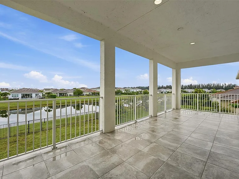 15239 Goldfinch Cir — Photo 16