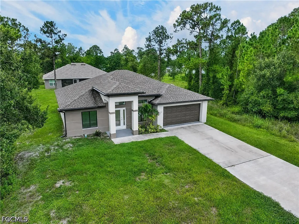 3 bed, 2.0 bath, 1638 sqft, $2,200 — Photo 3