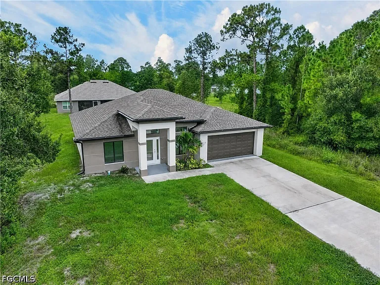 738 Sunrise Blvd — Photo 3