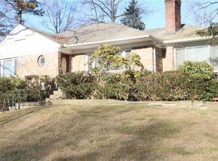 6419 210th St, Oakland Gardens, NY 11364