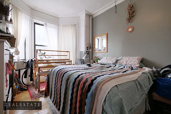 Rented by ZealEstate Group Inc | media 19