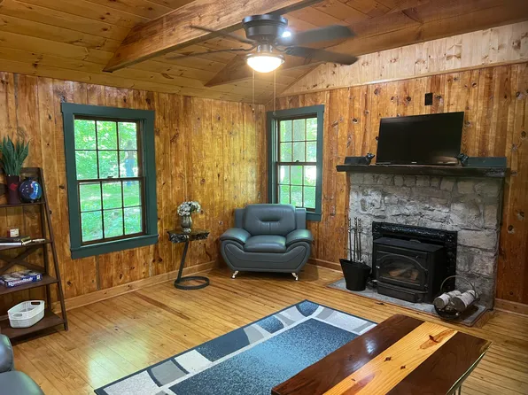 37 Old Lakey Gap Rd, Black Mountain, NC 28711