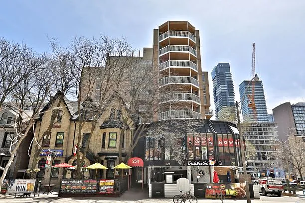 25 Wellesley St W — Photo 8