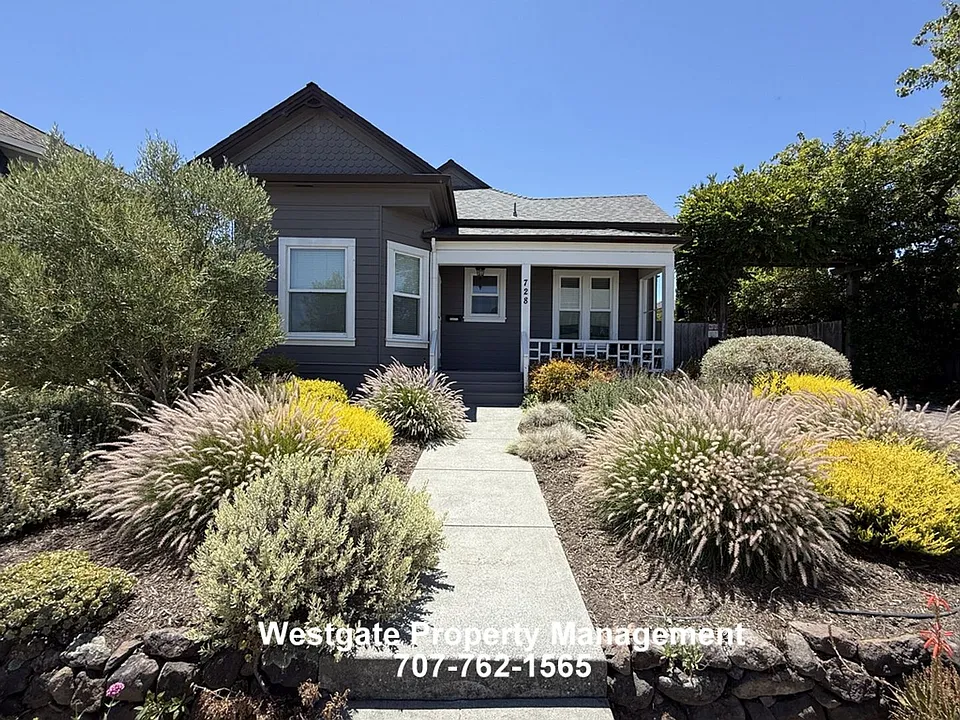 728 Petaluma Blvd S