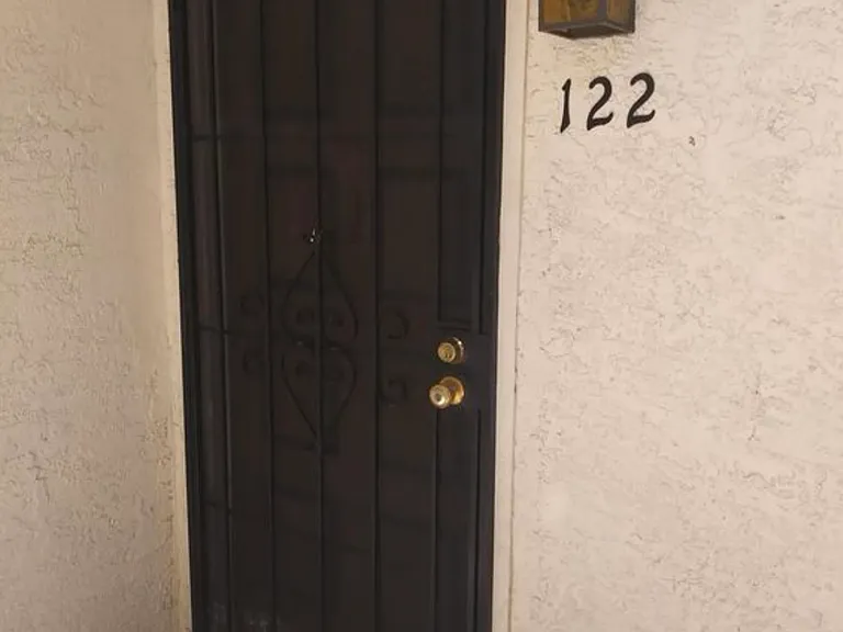 3119 W Cochise Dr #122 — Photo 2