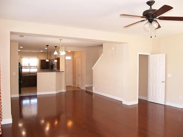142 Silverspring Pl #A — Photo 9