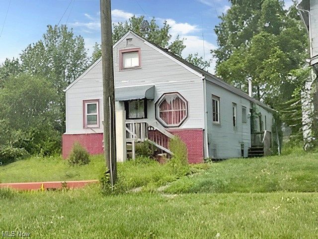 1st image of 1226 Packard Dr