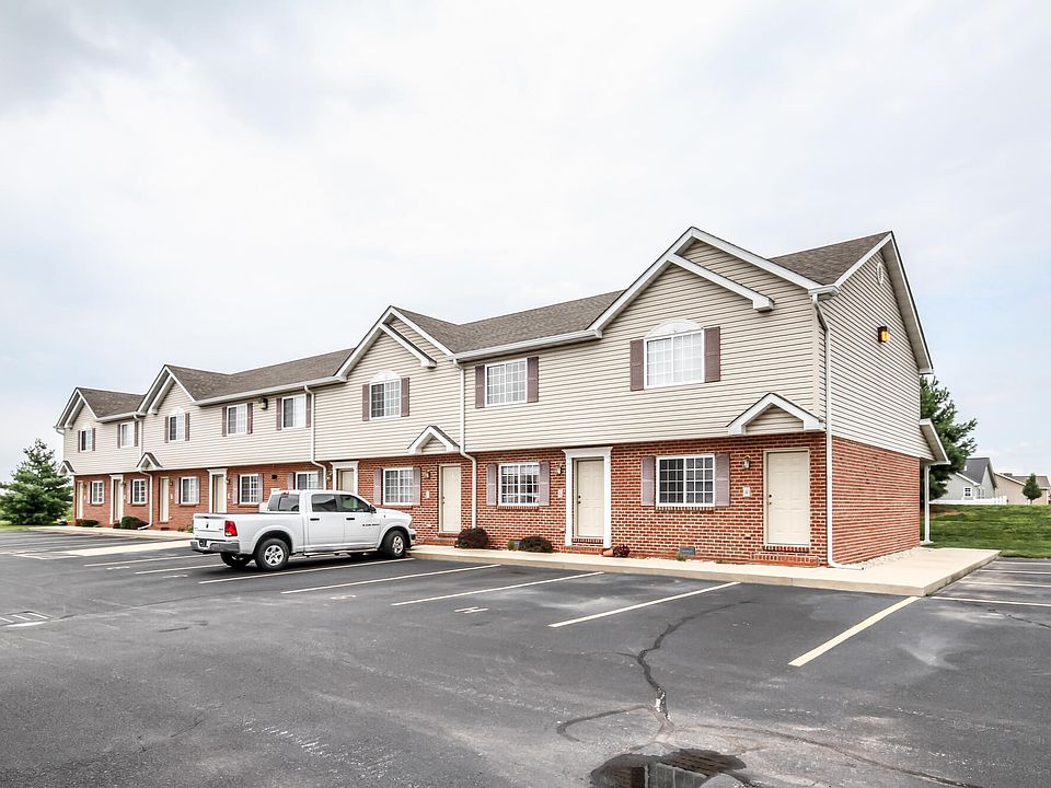 1st image of 760 Fountain View Dr APT B