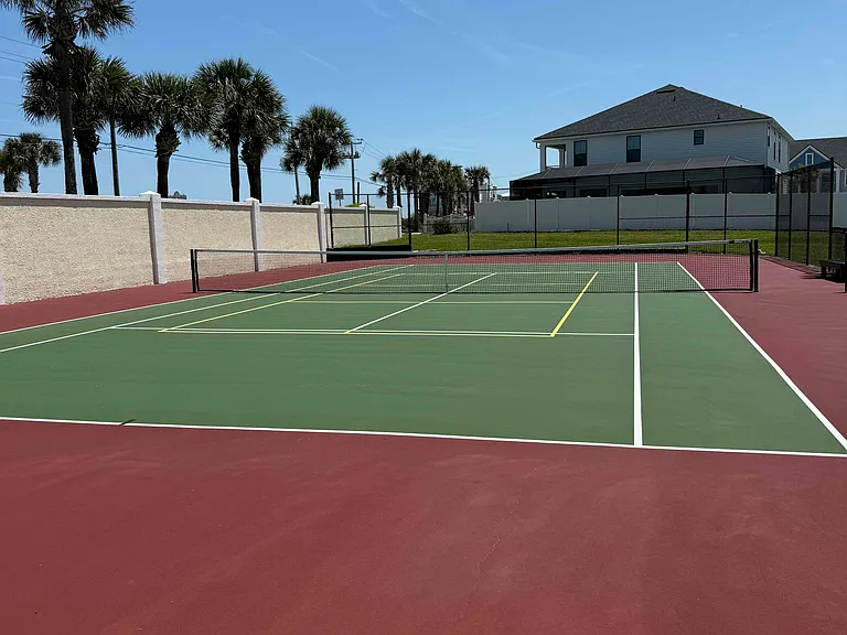 Community tennis / pickleball courts included with rent