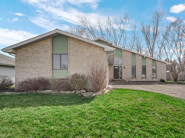 5319 Wolf Dr, Schererville, IN 46375