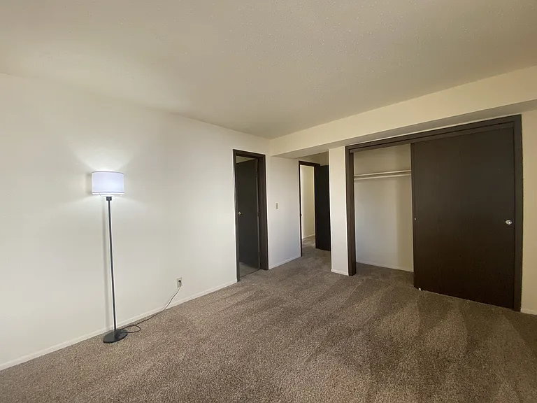 Kimberly Club Apartments — Photo 202