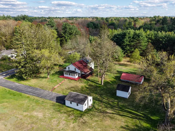 94 Edie Rd, Saratoga Springs, NY 12866